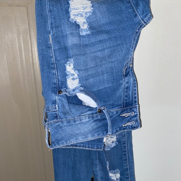 Skinny Jeans!! - Picture 2 of 4